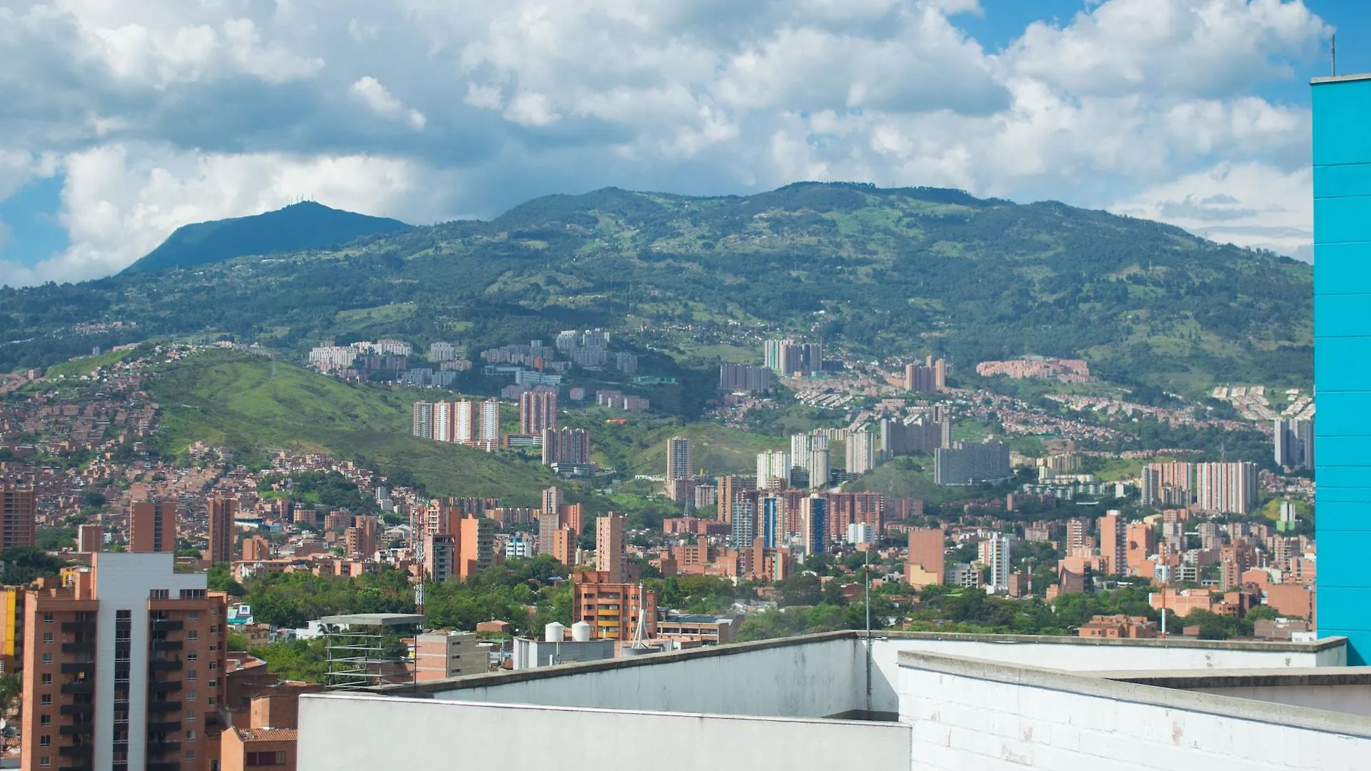 Inntu Hotel Medellín 4*,
