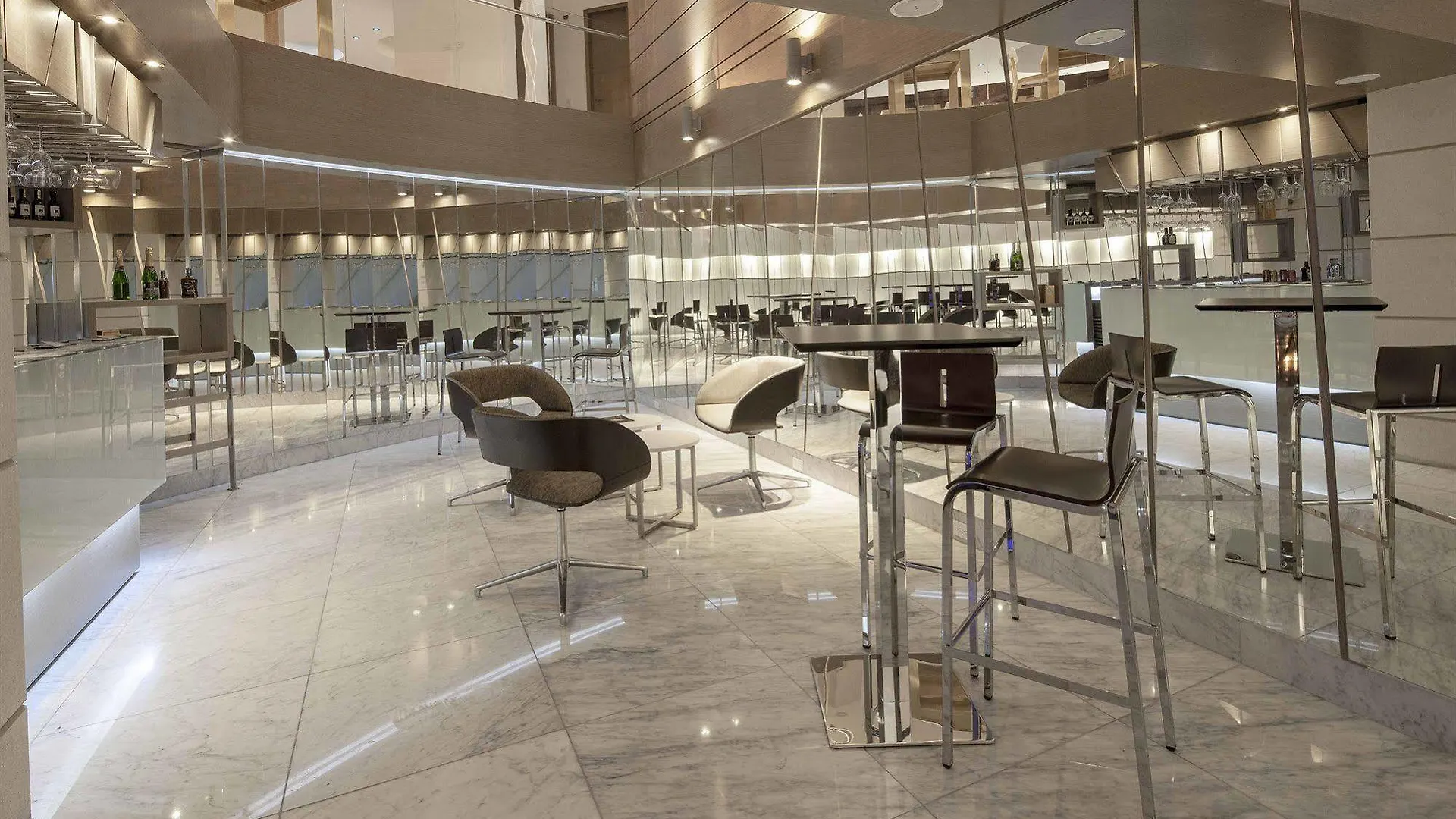 Inntu Hotel Medellín 4*,