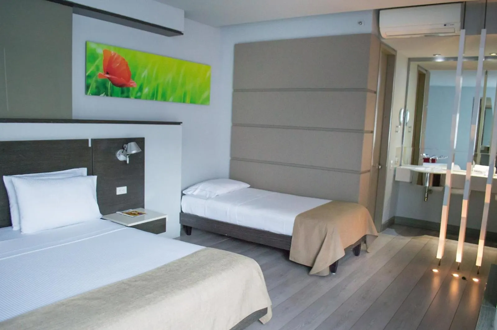 Inntu Hotel Medellín 4*,  Colombia